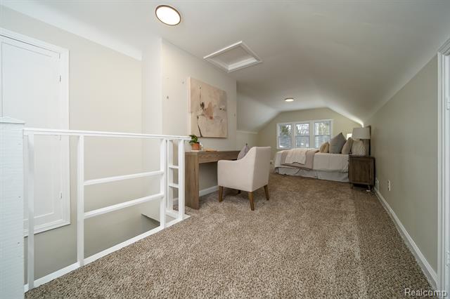 Builiding view forty four for 21115 East, Southfield, MI. 48033