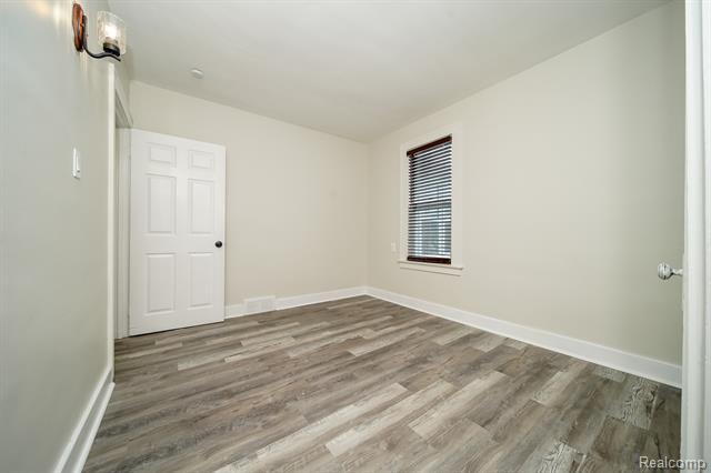 Builiding view forty two for 21115 East, Southfield, MI. 48033