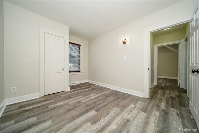 Builiding view forty for 21115 East, Southfield, MI. 48033