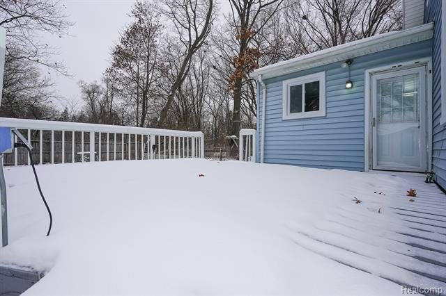 Builiding view four for 21115 East, Southfield, MI. 48033