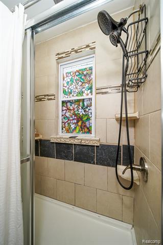 Builiding view thirty four for 21115 East, Southfield, MI. 48033