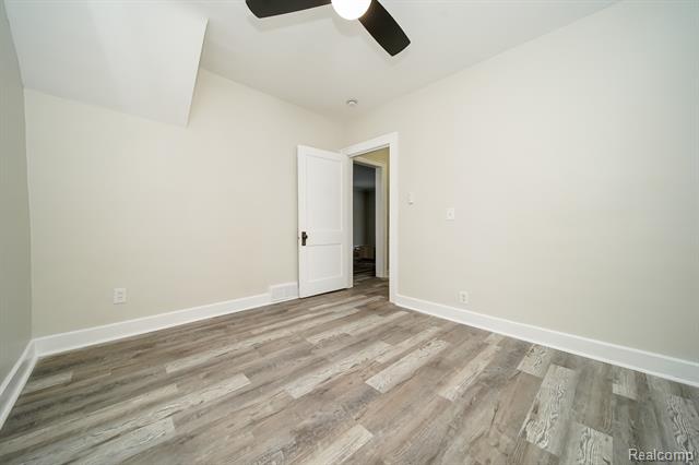 Builiding view thirty one for 21115 East, Southfield, MI. 48033