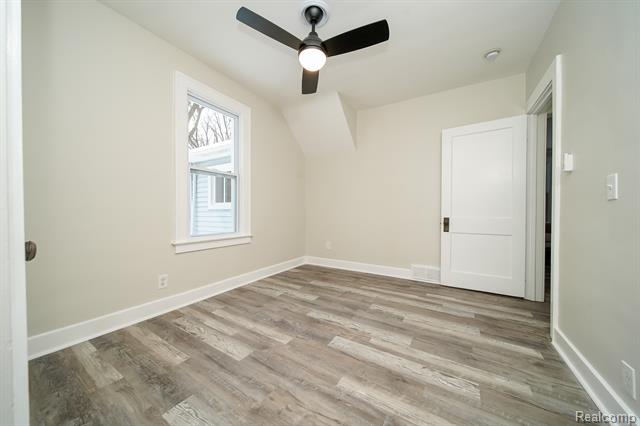 Builiding view thirty two for 21115 East, Southfield, MI. 48033