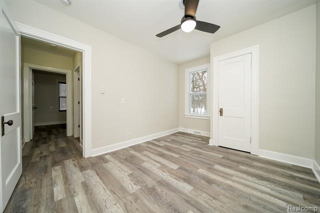 Builiding view thirty for 21115 East, Southfield, MI. 48033