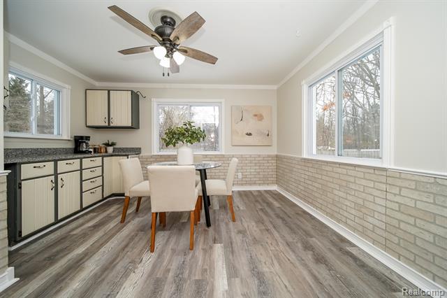 Builiding view twenty four for 21115 East, Southfield, MI. 48033