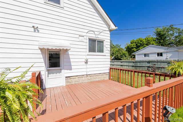 Builiding view forty eight for 21202 Collingham, Farmington, MI. 48336