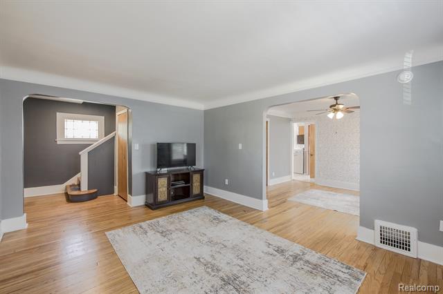 Builiding view nine for 21202 Collingham, Farmington, MI. 48336
