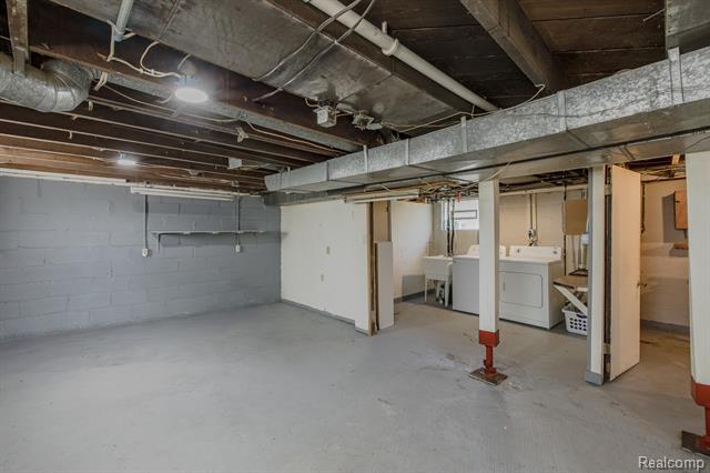 Builiding view thirty eight for 21202 Collingham, Farmington, MI. 48336