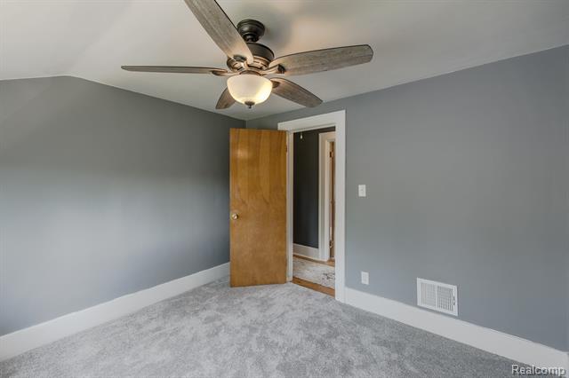Builiding view thirty four for 21202 Collingham, Farmington, MI. 48336