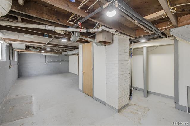 Builiding view thirty seven for 21202 Collingham, Farmington, MI. 48336