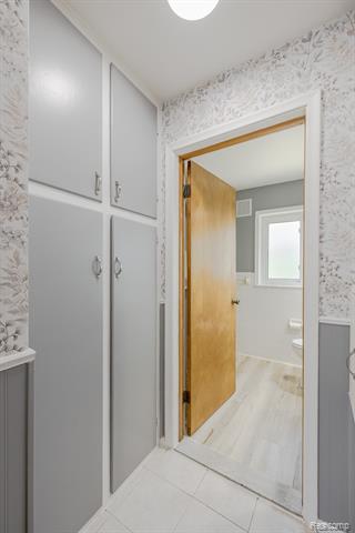 Builiding view twenty three for 21202 Collingham, Farmington, MI. 48336