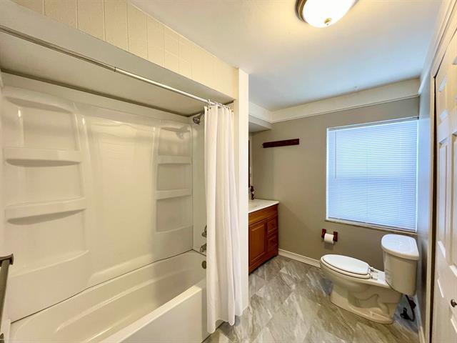 Builiding view eight for 12531 Common, Warren, MI. 48093