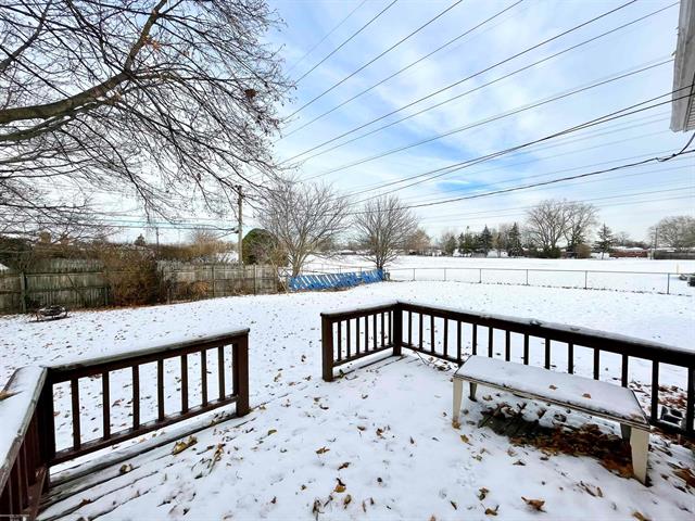 Builiding view eighteen for 12531 Common, Warren, MI. 48093