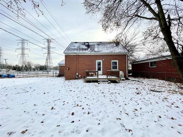 Builiding view nineteen for 12531 Common, Warren, MI. 48093