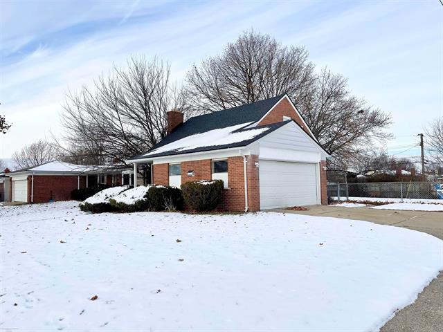 Builiding view one for 12531 Common, Warren, MI. 48093