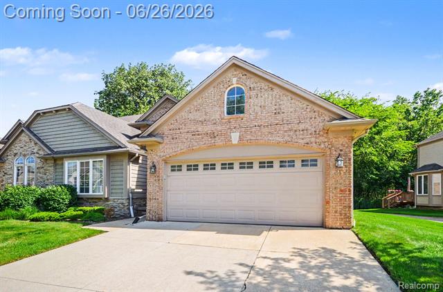 Builiding view twenty five for 30268 Berghway, Warren, MI. 48092
