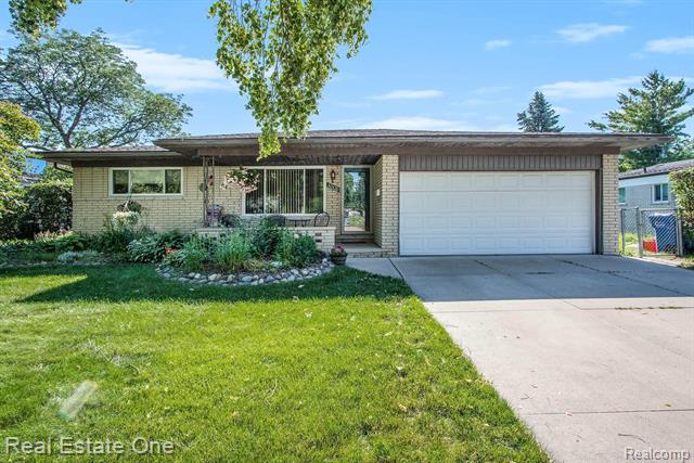 front view for 30320 Woodhouse, Warren, Mi. 48092