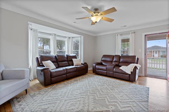 Builiding view eight for 22913 Lake, Saint Clair Shores, MI. 48082