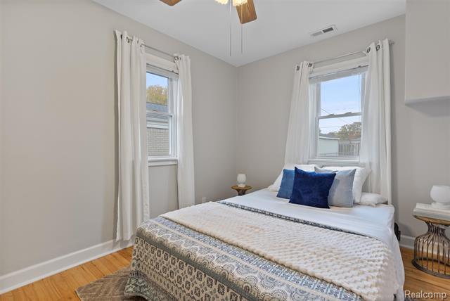 Builiding view fifteen for 22913 Lake, Saint Clair Shores, MI. 48082