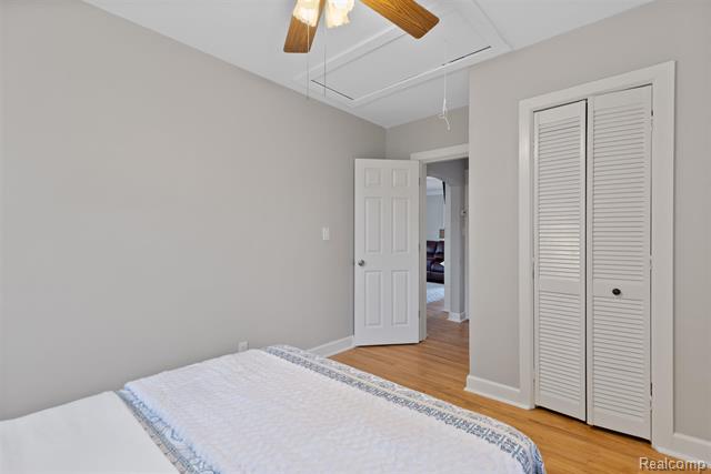 Builiding view sixteen for 22913 Lake, Saint Clair Shores, MI. 48082