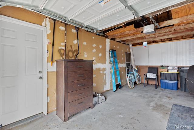 Builiding view thirty two for 22913 Lake, Saint Clair Shores, MI. 48082