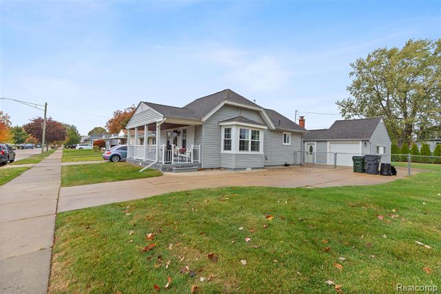 Builiding view three for 22913 Lake, Saint Clair Shores, MI. 48082