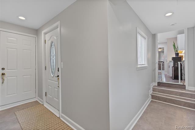 Builiding view twenty two for 22913 Lake, Saint Clair Shores, MI. 48082