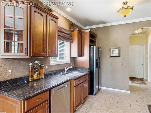 Builiding view eighteen for 30161 Trailwood, Warren, MI. 48092