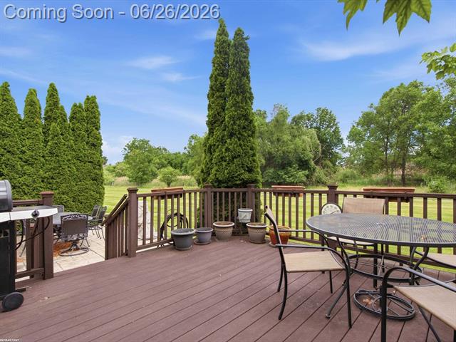Builiding view forty five for 30161 Trailwood, Warren, MI. 48092