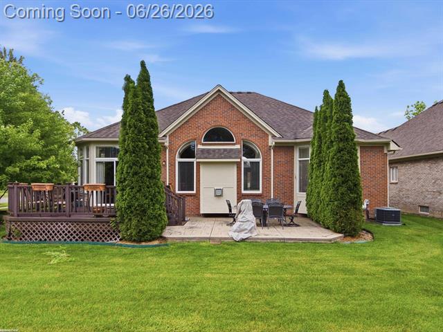 Builiding view forty seven for 30161 Trailwood, Warren, MI. 48092
