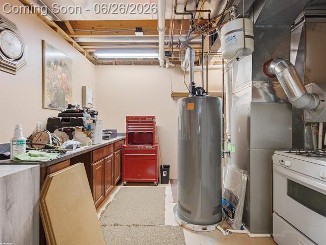 Builiding view forty three for 30161 Trailwood, Warren, MI. 48092