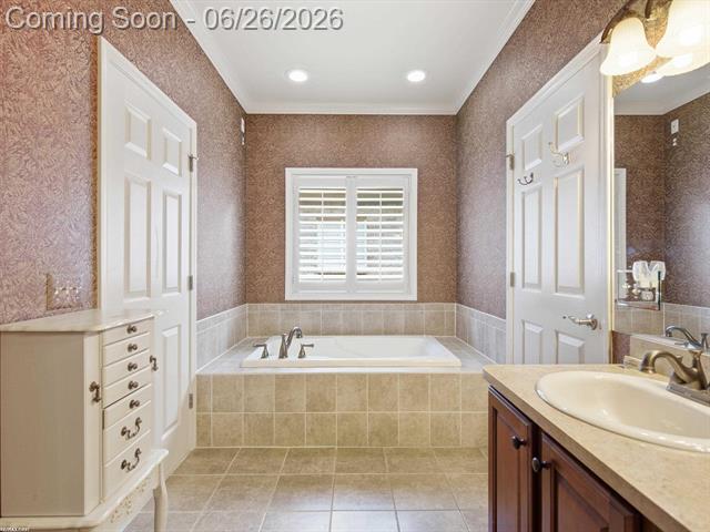 Builiding view thirty one for 30161 Trailwood, Warren, MI. 48092