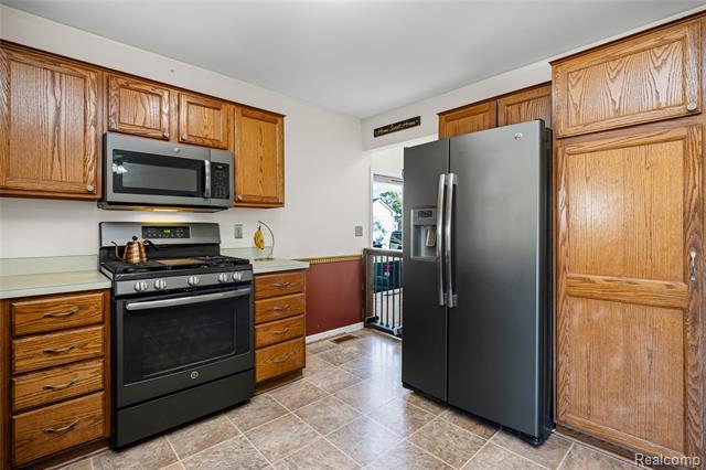 Builiding view eight for 22815 Furton, Saint Clair Shores, MI. 48082