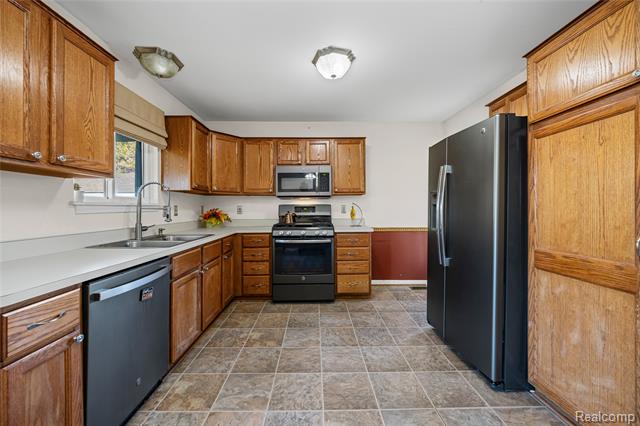 Builiding view five for 22815 Furton, Saint Clair Shores, MI. 48082