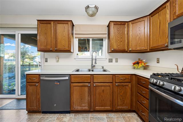 Builiding view seven for 22815 Furton, Saint Clair Shores, MI. 48082