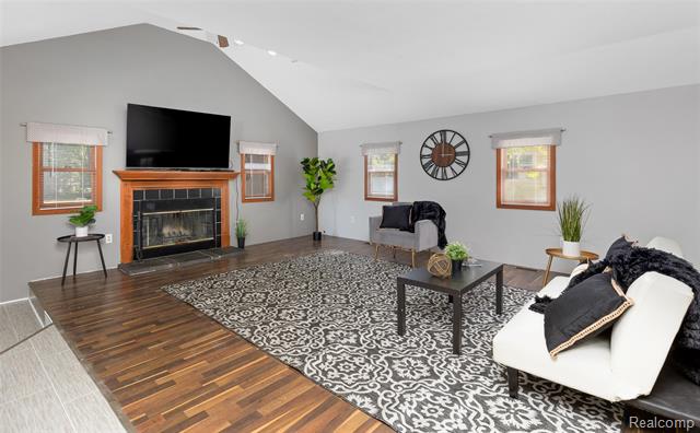 Builiding view four for 21326 Flanders, Farmington, MI. 48335