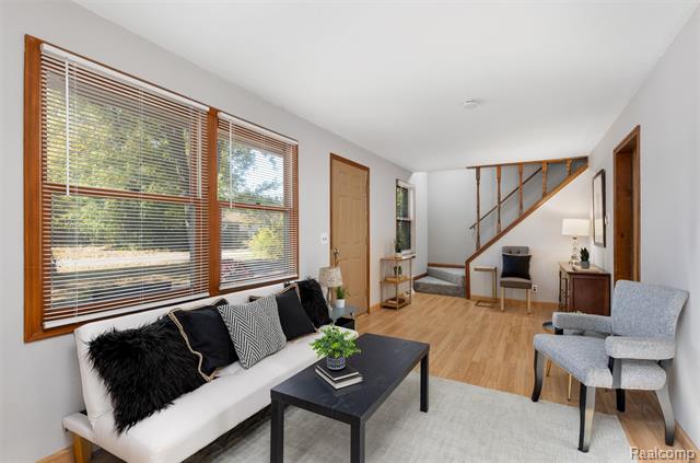 Builiding view nine for 21326 Flanders, Farmington, MI. 48335