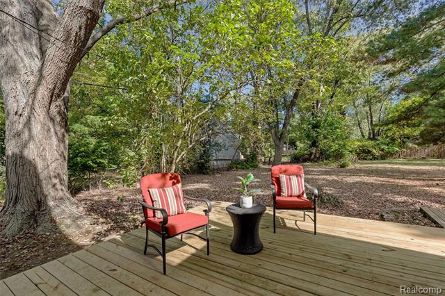 Builiding view nineteen for 21326 Flanders, Farmington, MI. 48335