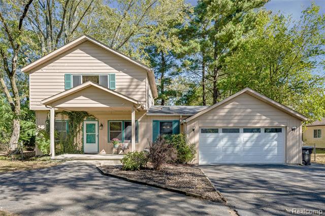 Builiding view twenty one for 21326 Flanders, Farmington, MI. 48335