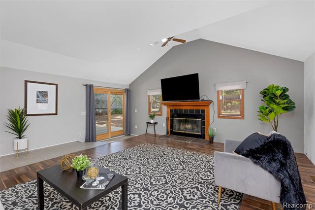 Builiding view two for 21326 Flanders, Farmington, MI. 48335