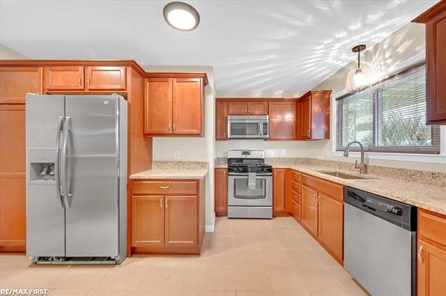 Builiding view nine for 30248 Rosebriar, Saint Clair Shores, MI. 48082