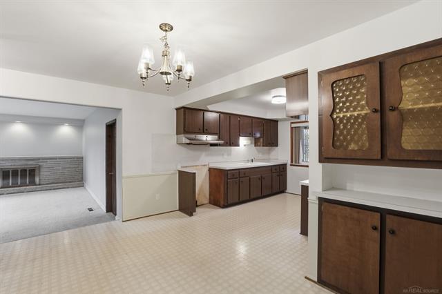 Builiding view eight for 11220 Canterbury, Warren, MI. 48093