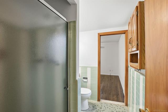 Builiding view fifteen for 11220 Canterbury, Warren, MI. 48093