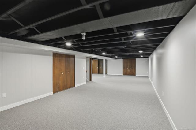 Builiding view twenty one for 11220 Canterbury, Warren, MI. 48093