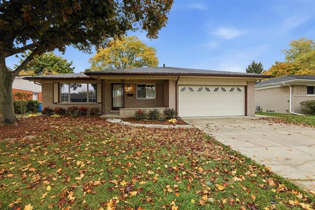 front view for 11220 Canterbury, Warren, Mi. 48093