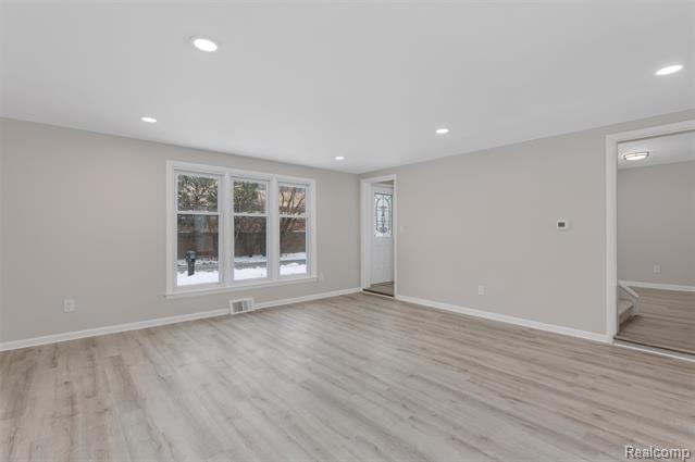 Builiding view eleven for 21305 Oxford, Farmington, MI. 48336