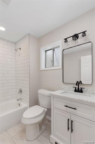 Builiding view thirteen for 21305 Oxford, Farmington, MI. 48336