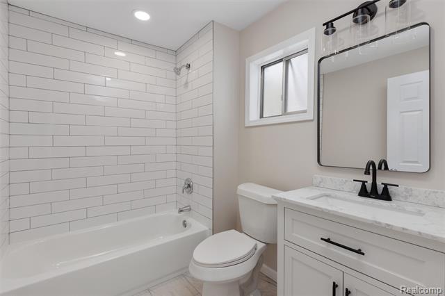 Builiding view twelve for 21305 Oxford, Farmington, MI. 48336