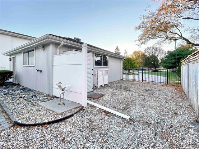 Builiding view eight for 30214 Jefferson, Saint Clair Shores, MI. 48082