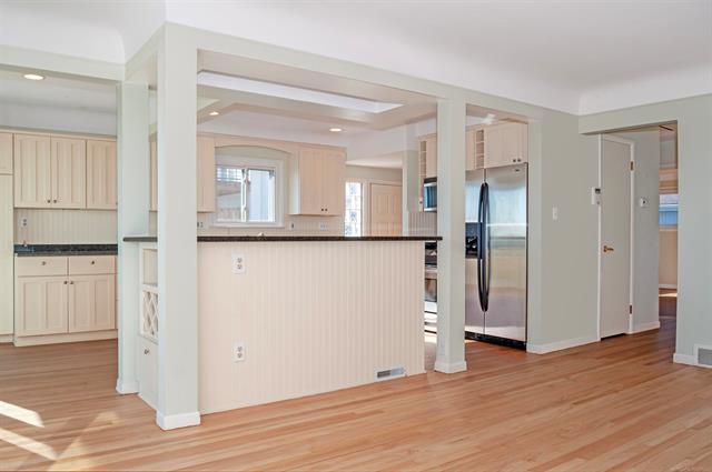 Builiding view eighteen for 30214 Jefferson, Saint Clair Shores, MI. 48082